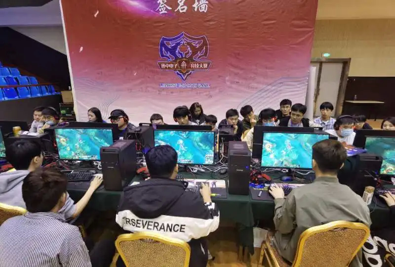 小球队大逆 小球队大逆